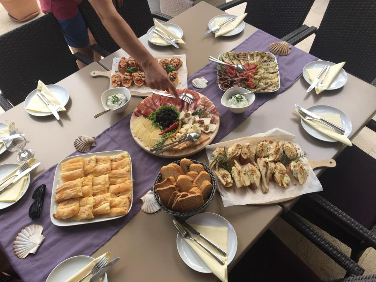 بيت ضيافة فيلا ماسلينا نيوم المظهر الخارجي الصورة