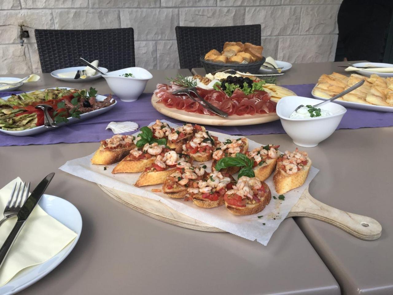 بيت ضيافة فيلا ماسلينا نيوم المظهر الخارجي الصورة
